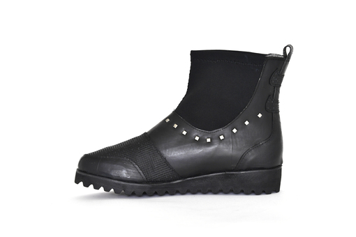Botas Metatarso hecha con neumáticos reciclados – Revolución Urbana